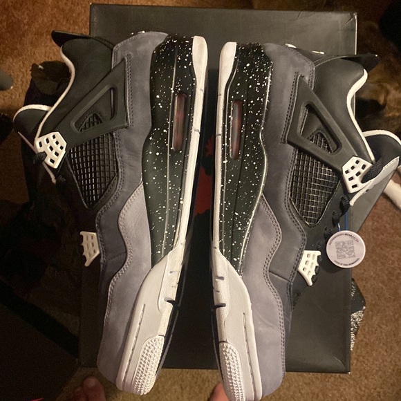 Jordan 4 - Picture 3 of 9